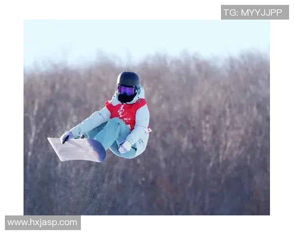 单板滑雪选手如何在落地瞬间进行有效调整提升比赛表现技巧